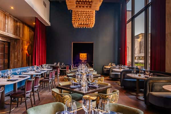 White Oak Kitchen & Cocktails